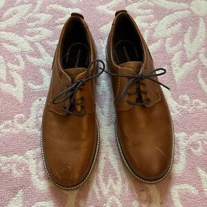Men’s brown loafers